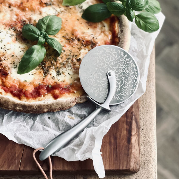 Pizza Cutter, Made by Mama