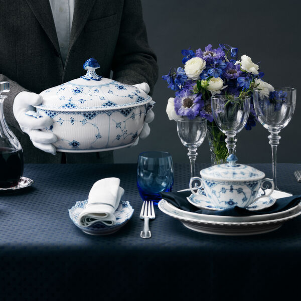 Blue Fluted Half Lace Tureen with Lid 200 cl, Royal Copenhagen