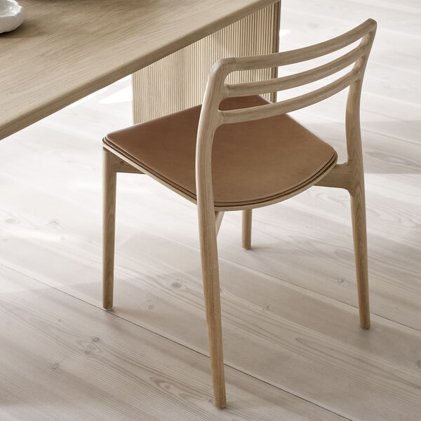VIPP481 Cabin Chair, light oak/sand, Vipp