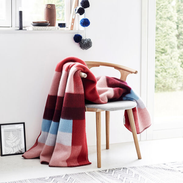 MIKKEL Throw, red, Røros Tweed