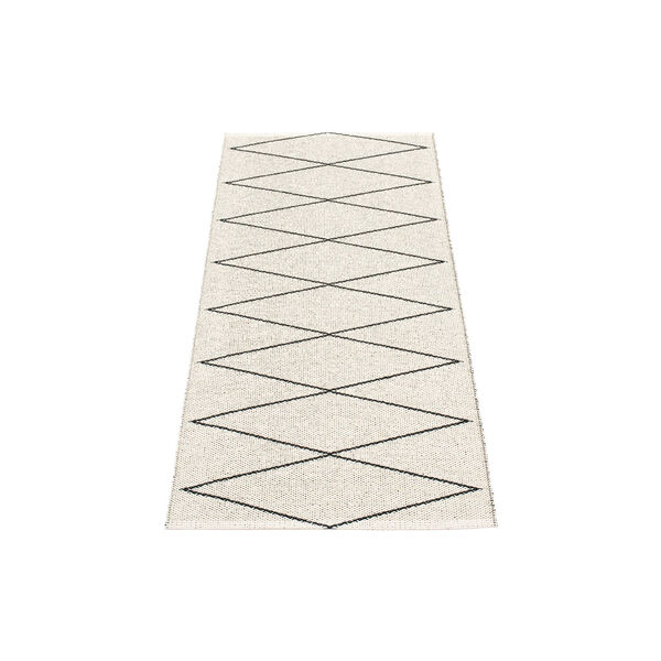 Max Plastic Rug, black/vanilla, Pappelina