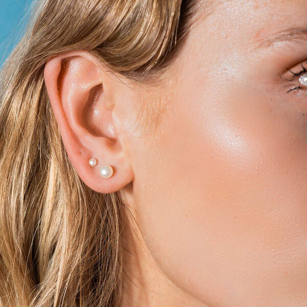 VENUS DOT MINI EARRINGS, gold plated/white, House of Vincent