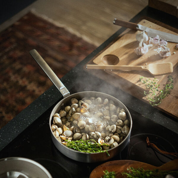 Norden Steel Saut&eacute; Pan &Oslash; 26 cm, Fiskars