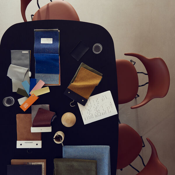 VL118 Seat Upholstered Chair, Savanne 30322/walnut/black, VERMUND