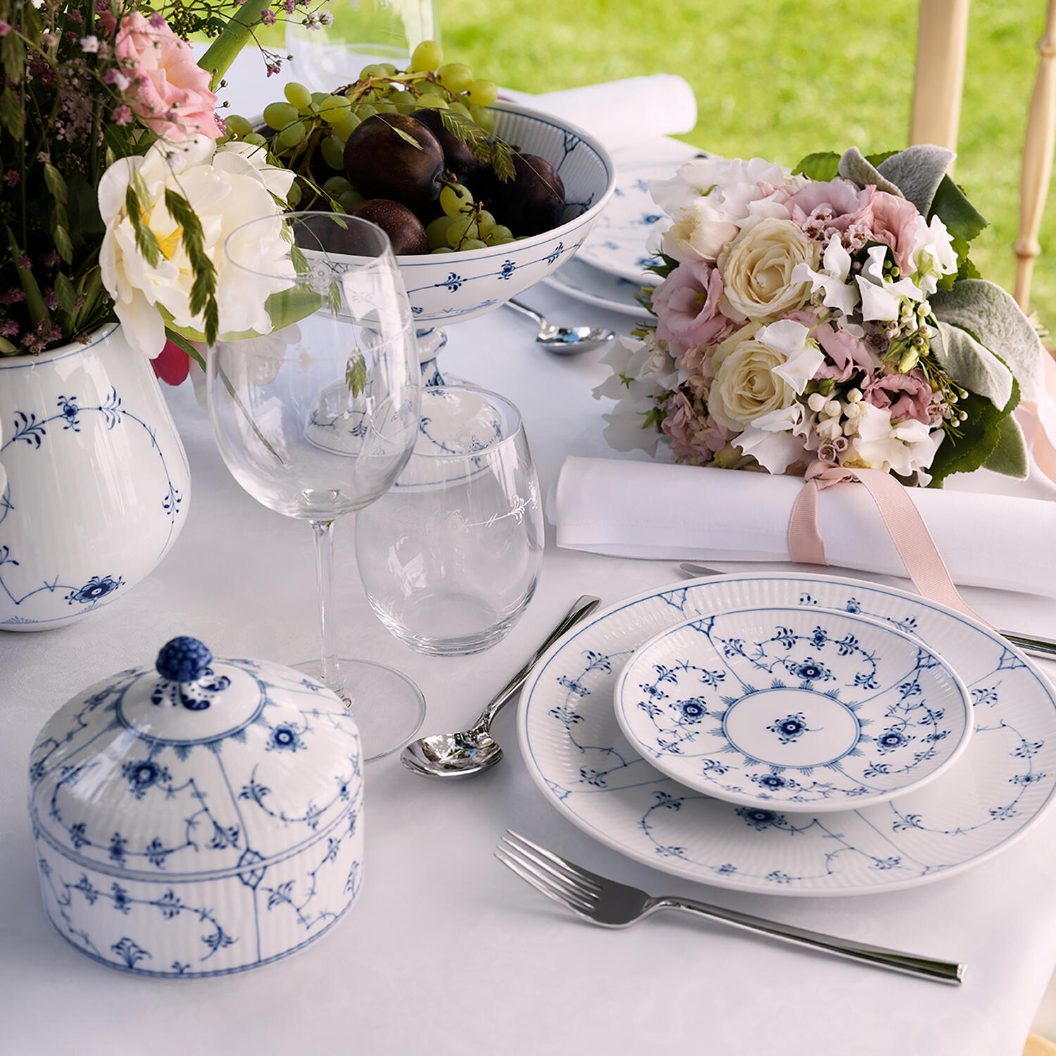 Blue Fluted Plain Bonbonniere