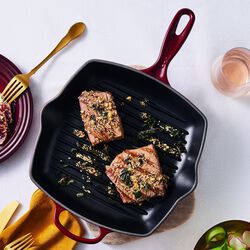 Signature cast iron square grillit 26 cm, garnet, Le Creuset