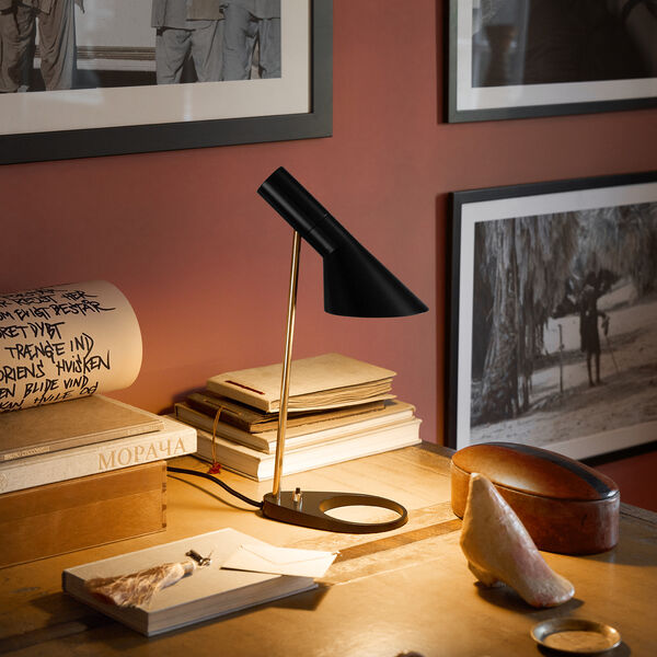 AJ Mini Table Lamp, brass/black, Louis Poulsen