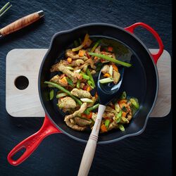 Signature cast iron deep skillet &Oslash; 26 cm, cerise, Le Creuset