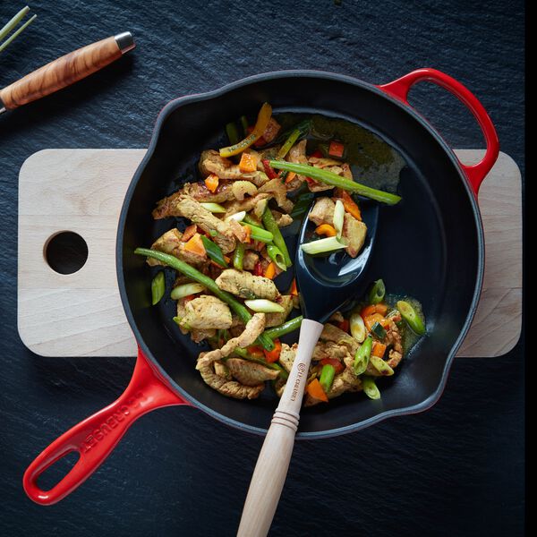 Signature cast iron deep skillet &Oslash; 26 cm, cerise, Le Creuset