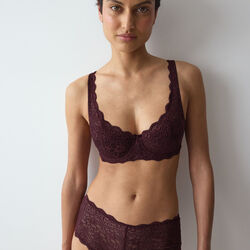 Amourette WHP, claret, Triumph