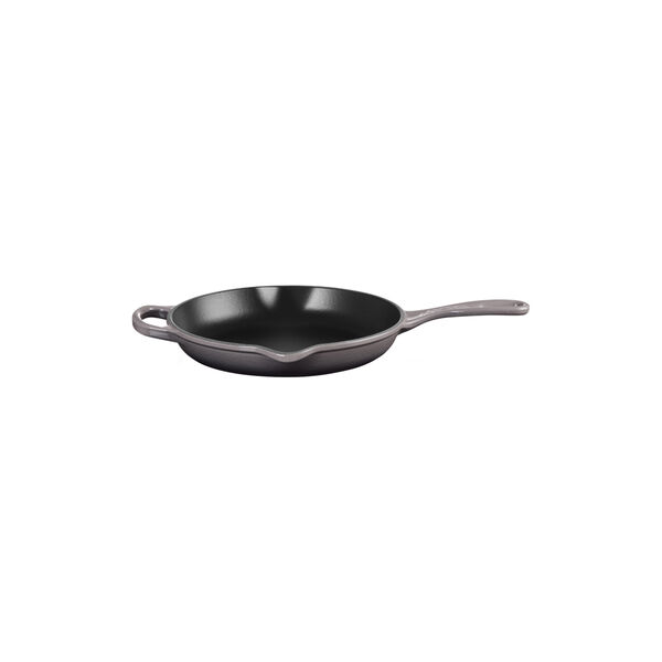Signature Round Skillet, flint, Le Creuset