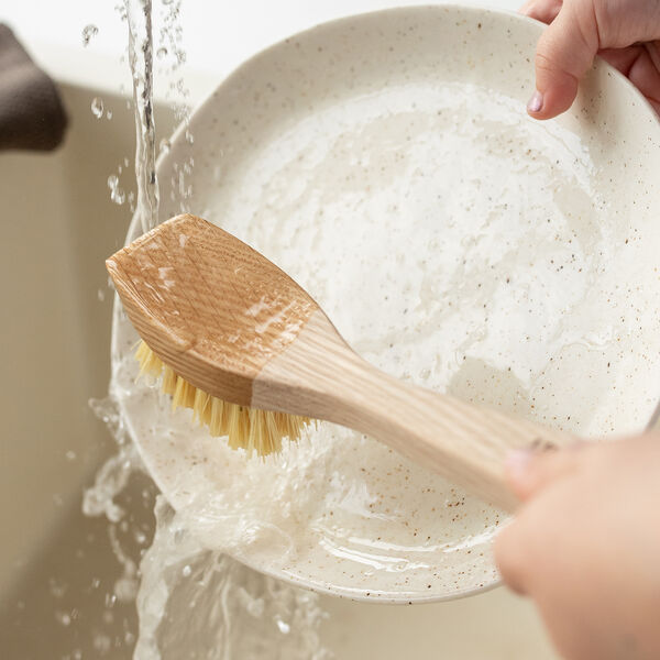 Oak Dish Brush, Tampico, Humdakin