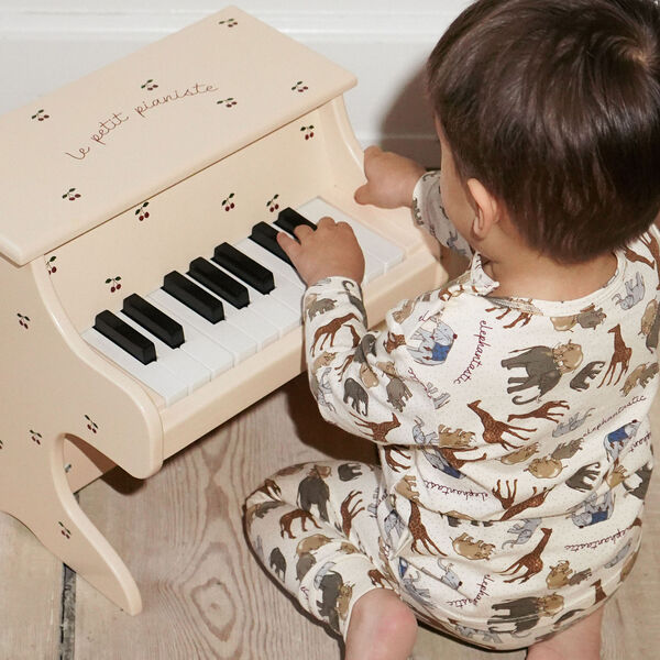 Wooden Piano, cherry Wooden Piano, cherry, Konges Sløjd
