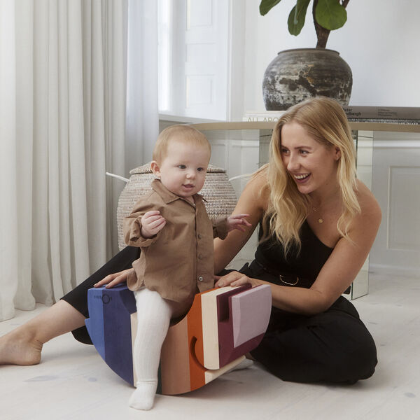 Elephant M, mountain, bObles