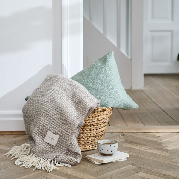Nest Throw, grey, Compliments