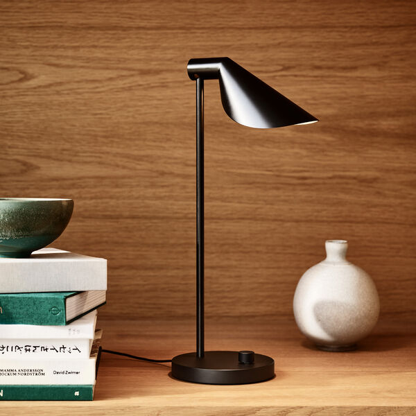 MS022 Table Lamp, black PVD, Fritz Hansen
