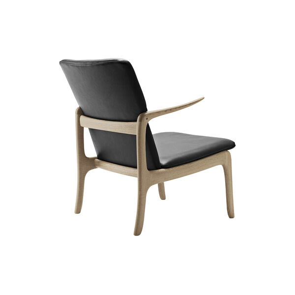 OW124 Beak Chair, soap treated oak/black, Carl Hansen & S&oslash;n