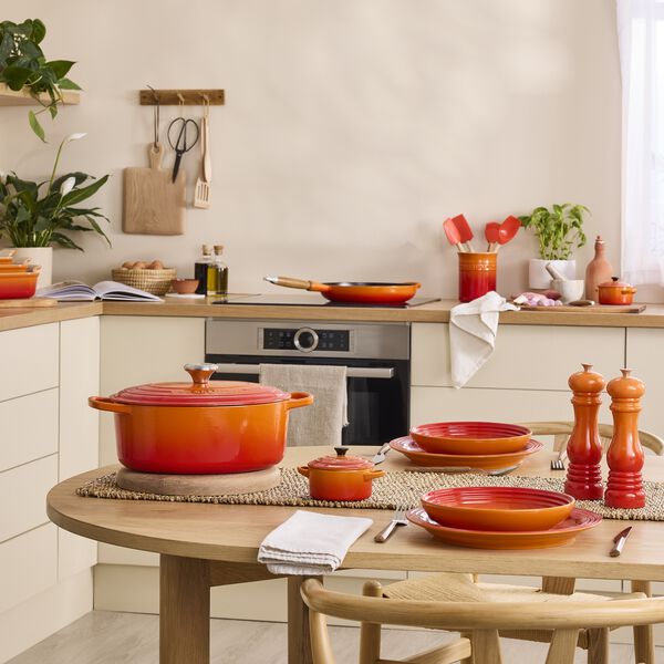 Signature cast iron oval casserole &Oslash; 31 cm, volcanic, Le Creuset