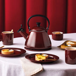 Kone Kettle, garnet, Le Creuset