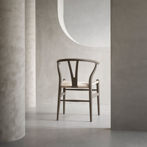 CH24 Wish Bone Chair, soft clay, Carl Hansen & S&oslash;n