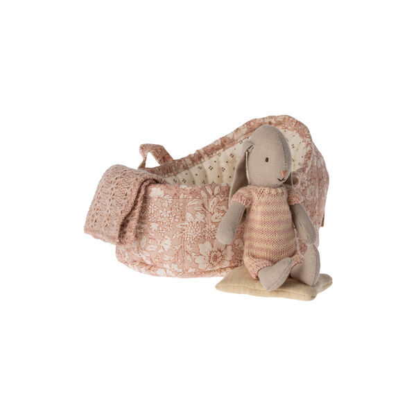 Bunny&nbsp;in&nbsp;Carry&nbsp;Cot, pink, Maileg