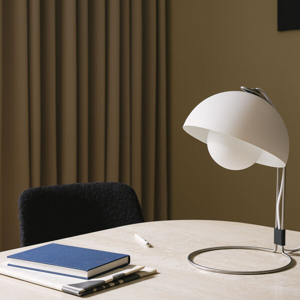 Flowerpot VP4 | Matt White | Table Lamp, &Tradition