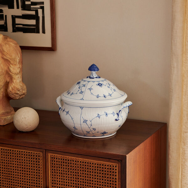 Blue Fluted Plain Tureen with Lid 460 cl, Royal Copenhagen