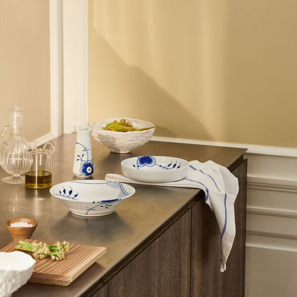 Blue Fluted Mega Deep Plate Ø 21 cm Blue Fluted Mega Deep Plate Ø 21 cm, Royal Copenhagen