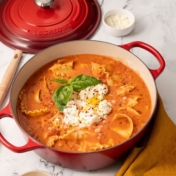 Signature round cast iron pot &Oslash; 20 cm, cerise, Le Creuset