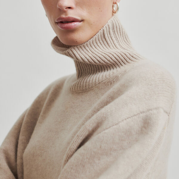 Alpha Knit T-Neck, pumice stone, Second Female