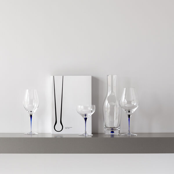 Intermezzo Blue Balance Wine Glass, Orrefors