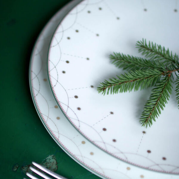 Christmas Morning Garlands | Plate | &Oslash; 25, Wik & Wals&oslash;e