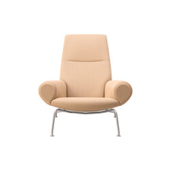 Wegner Queen Chair | Natural | Lounge Chair + Ottoman, Fredericia Furniture