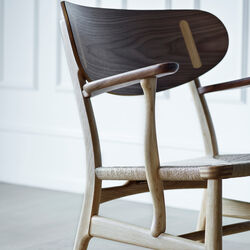 CH22 Lounge Chair, oiled oak/oiled walnut/natural, Carl Hansen & S&oslash;n