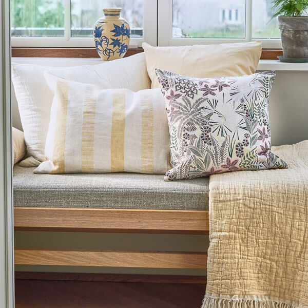 Fantasy Cushion, beige, Compliments