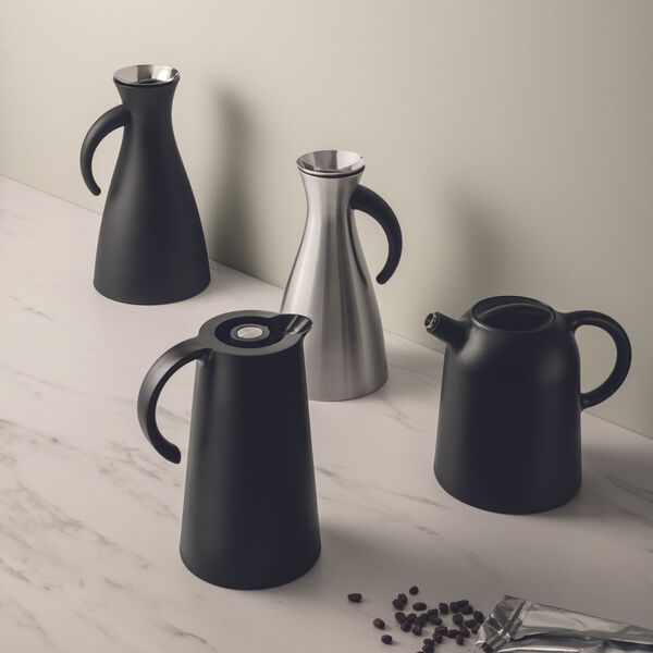 Vacuum Jug, matt black Vacuum Jug, matt black, Eva Solo
