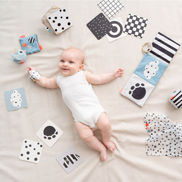 Deer Friends Fold-out Soft Book, colour mix, Done by Deer