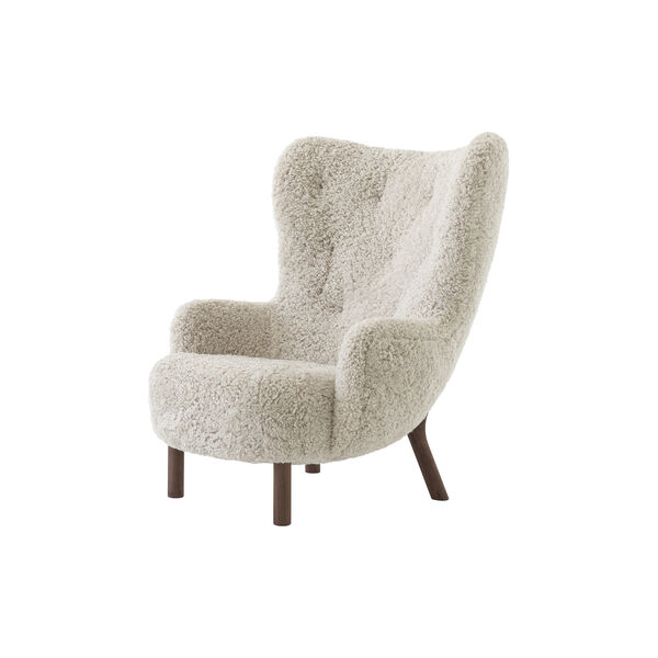 Petra VB3 Lounge Chair, Sheepskin Moonlight/oiled walnut, &Tradition