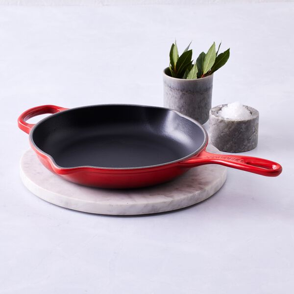 Signature cast iron round skillet &Oslash; 23 cm, cerise, Le Creuset