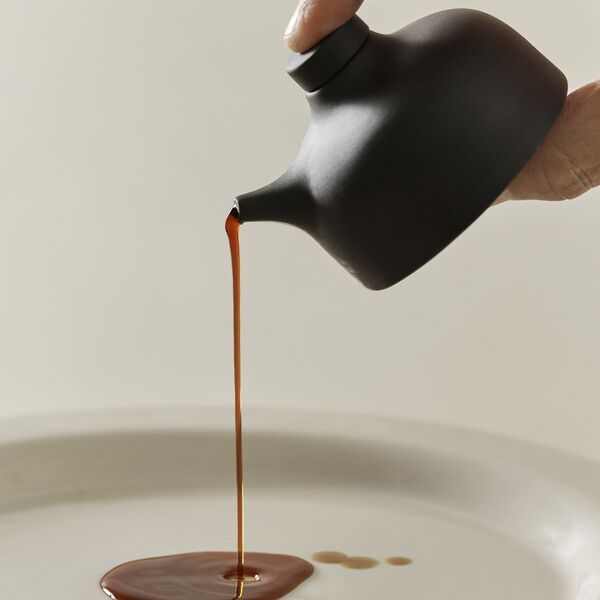 Sand Secrets Soy Pot, black clay Sand Secrets Soy Pot, black clay, Design House Stockholm