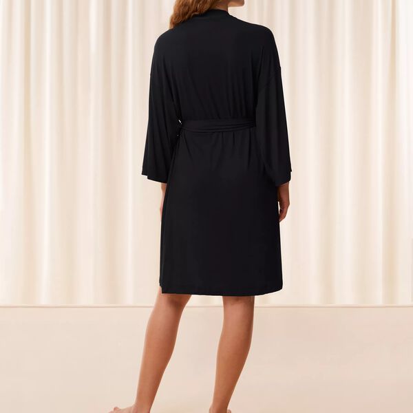 Aura Spotlight Robe, black Aura Spotlight Robe, black, Triumph