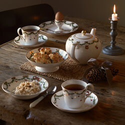 Star Fluted Christmas Bowl on Stand 42 cl, Royal Copenhagen