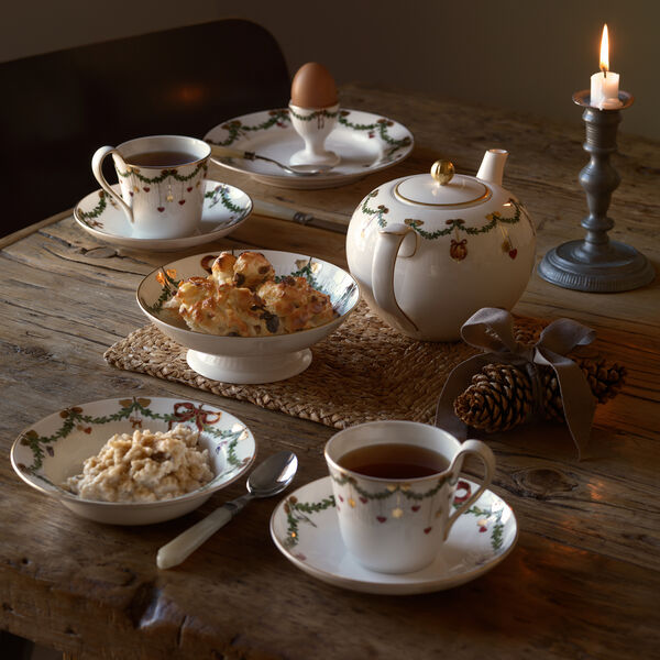 Star Fluted Christmas Bowl on Stand 42 cl Star Fluted Christmas Bowl on Stand 42 cl, Royal Copenhagen