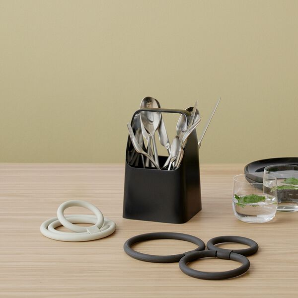 CIRCLES Trivet, black, RIG-TIG