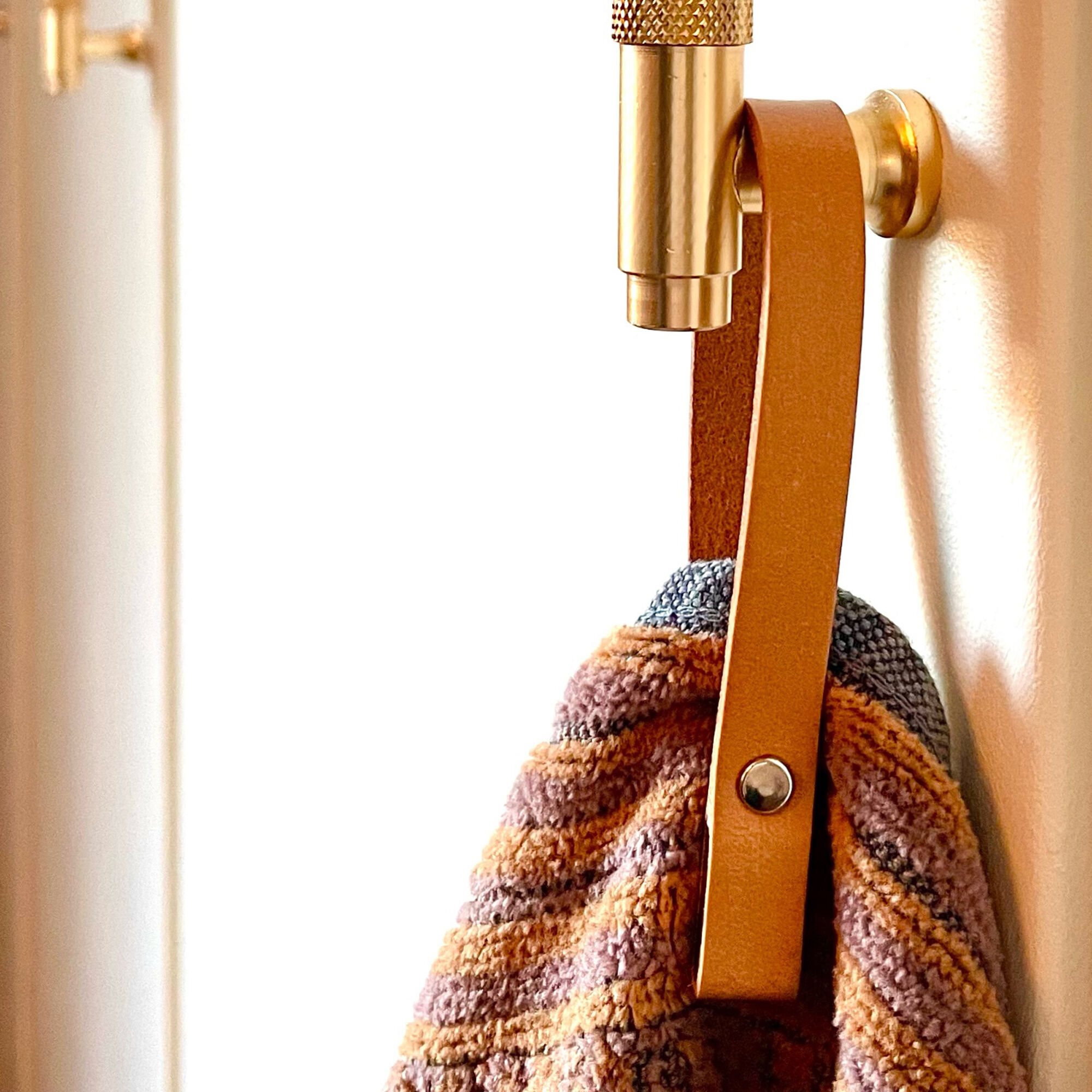 Magnetic Towel holder nature