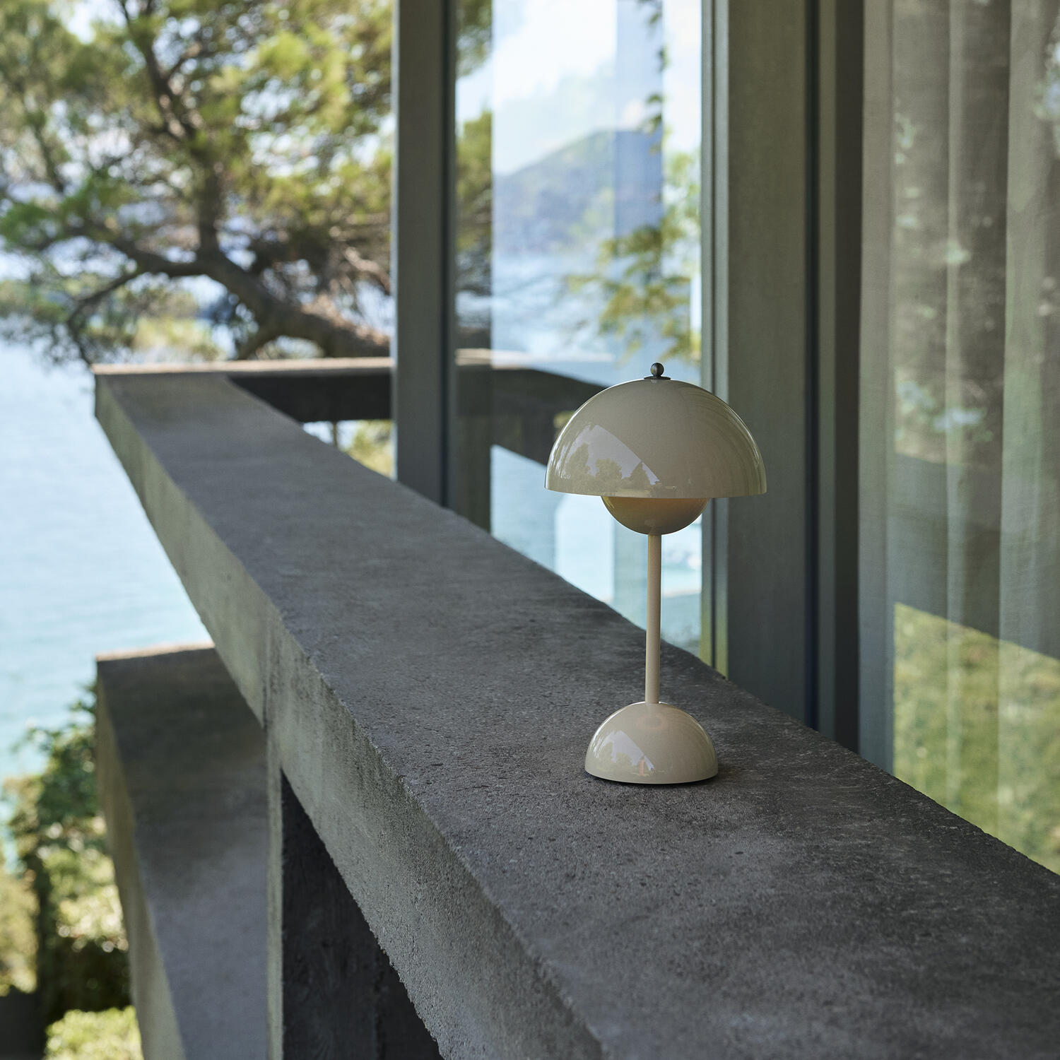 Flowerpot VP9 Portable Table Lamp, ivory