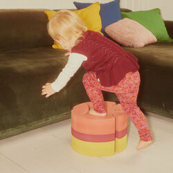 Fish L, yellow gym, bObles