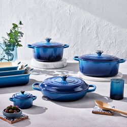 Signature round cast iron pot &Oslash; 26 cm, azure blue, Le Creuset