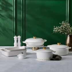 Signature cast iron oval casserole &Oslash; 31 cm, white, Le Creuset