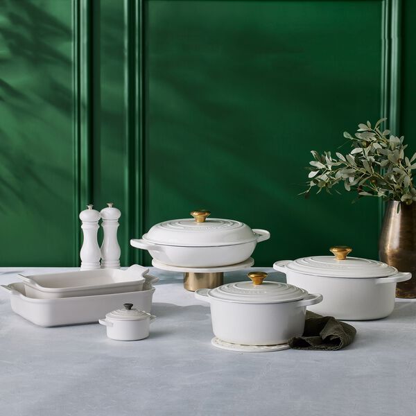 Signature cast iron oval casserole &Oslash; 31 cm, white, Le Creuset